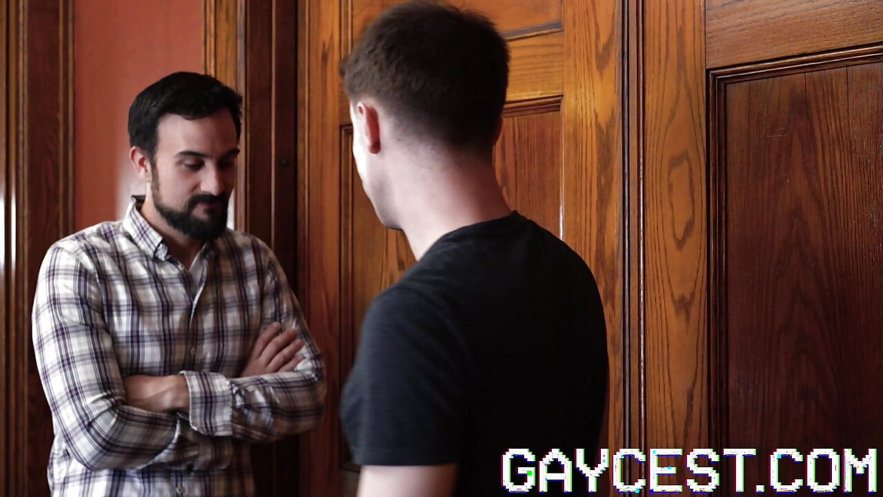 Maxx Monroe gets fucked raw by stepdad Mr Lear after his workout