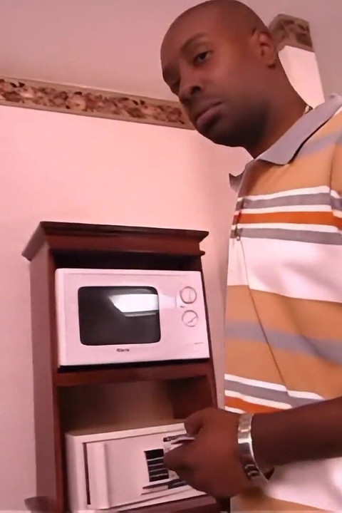 Giovane Tigre Succhia Pene