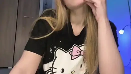 Webcam Streaming of a Blonde Girl