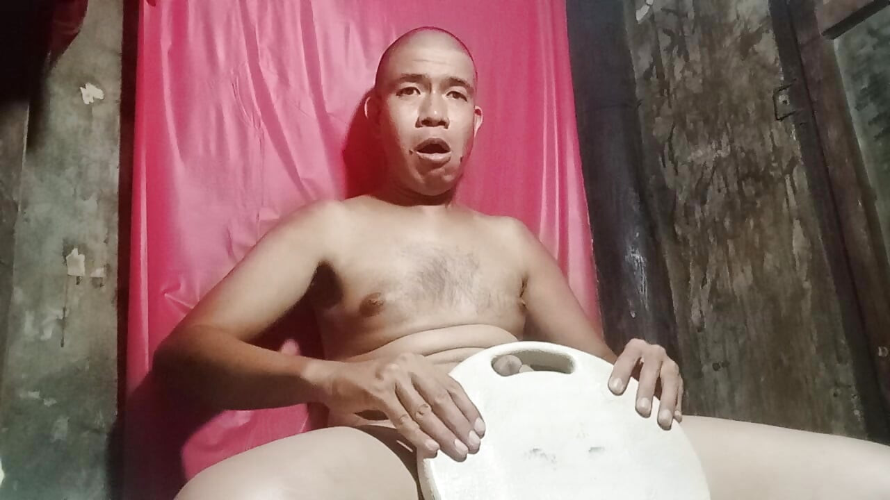 Eu usei cadeira dobrável como vagina imaginária