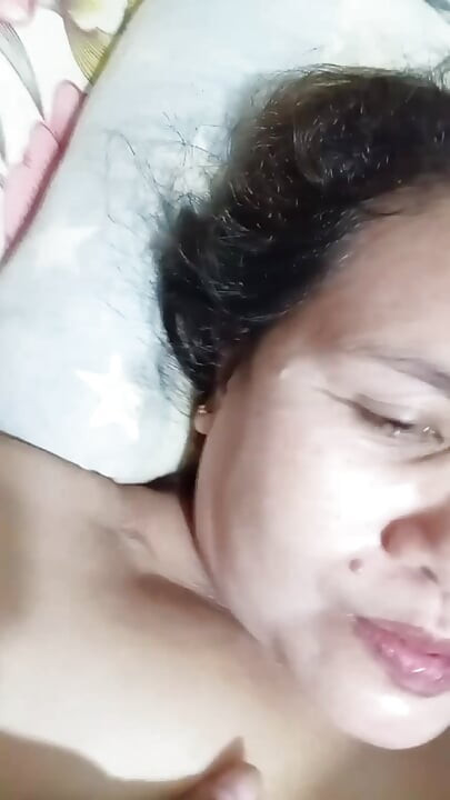 내 자지를 보지에 넣고 기분이 좋아