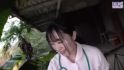 Лизкое масло, пропитанное глотком с улыбающейся чашкой F соблазняет скользкий пир на все тело, часть.2