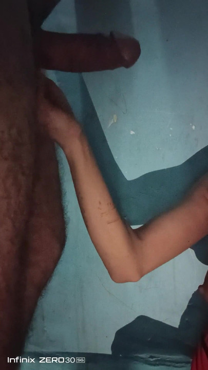 Bhabi terbaik menghisap dan menelan air mani | Klip 1