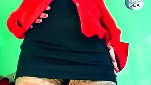 Blonde Fingers Her Soaked Pussy Live