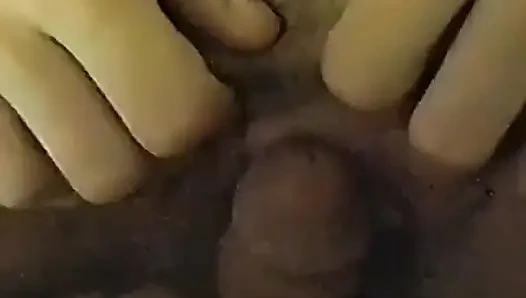 Elbisesi içinde bir damsel kurtarıyor