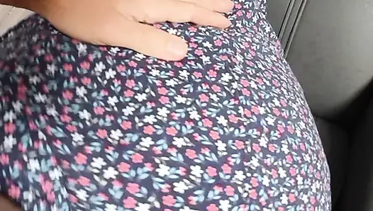 Большая попка раком в коротком платье