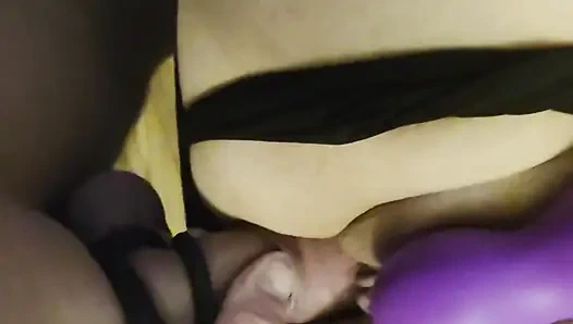 Проникновение в киску крупным планом