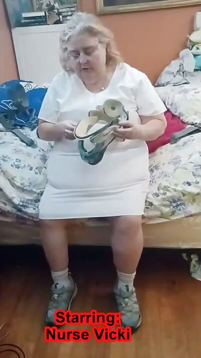 불쌍한 간호사 비키의 시작 또는 1부