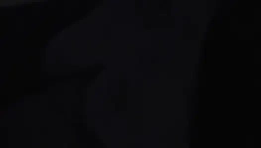 Eve çıplak dönüyor