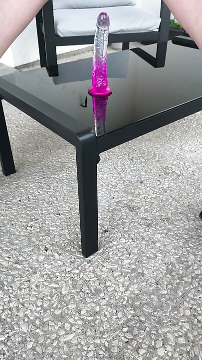 Orta yaşlı seksi kadın dildosunu sikiyor