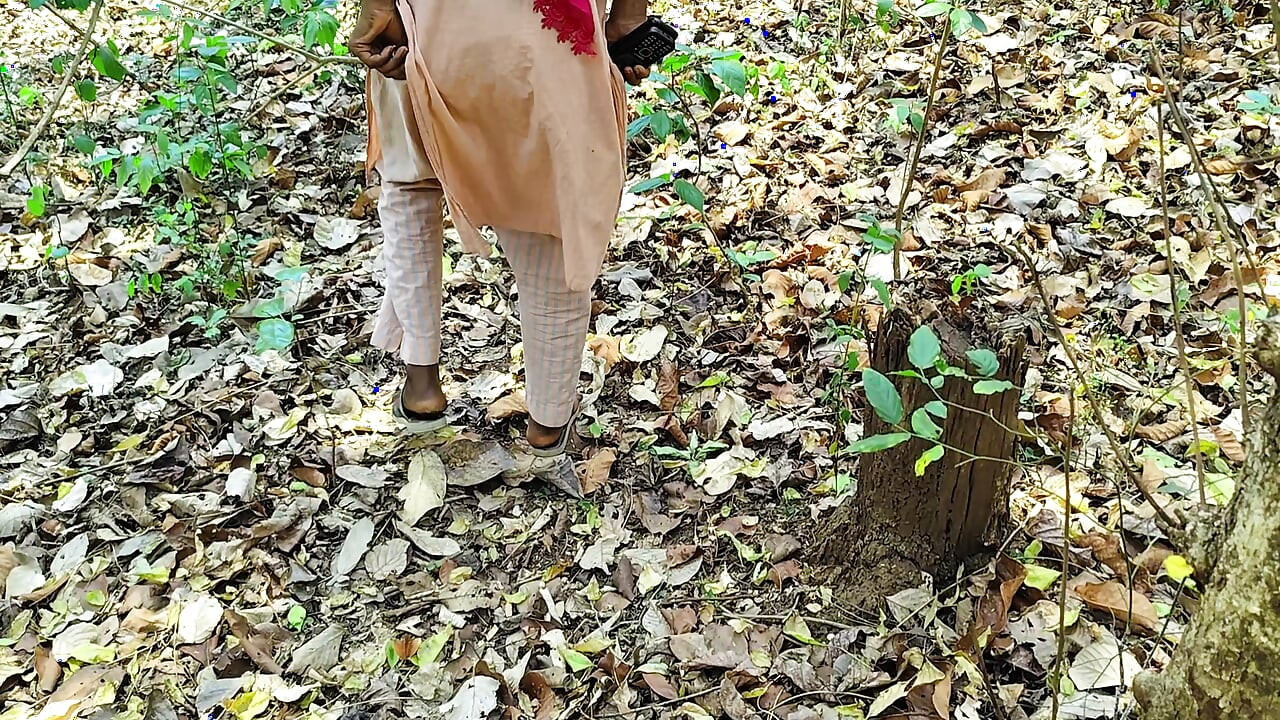 Ritika était partie se promener dans la forêt pour tabasser quelqu’un, mais je l’ai amenée dans la maison et je l’ai laissée