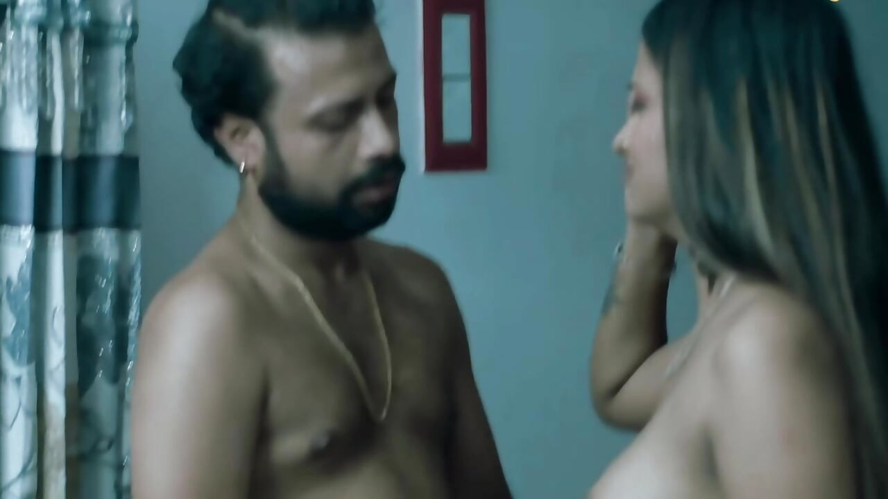 Raat ke samye biwi samjh kar soteli maa ko hi chod diya