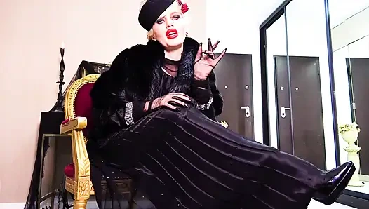 Женское доминирование Made2Kiss