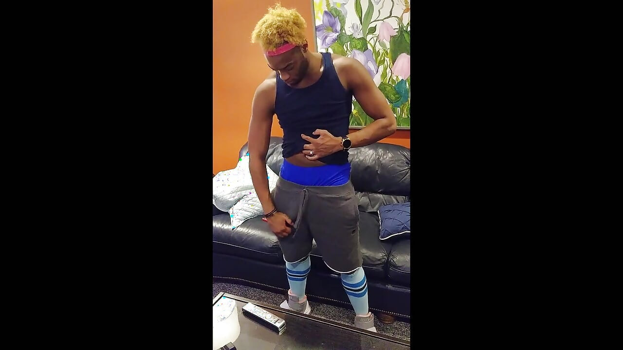 Bear Films ควยใหญ่ผิวดําชักว่าวแล้วก็น้ําแตก