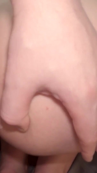 Känslomässigt ögonblick från "Amatör Creampie Compilation"