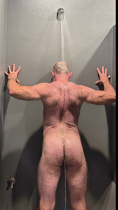 Hairy Muscle Daddy takes shower