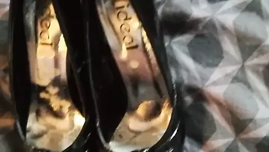 Pump porn video – Cum in Pumps