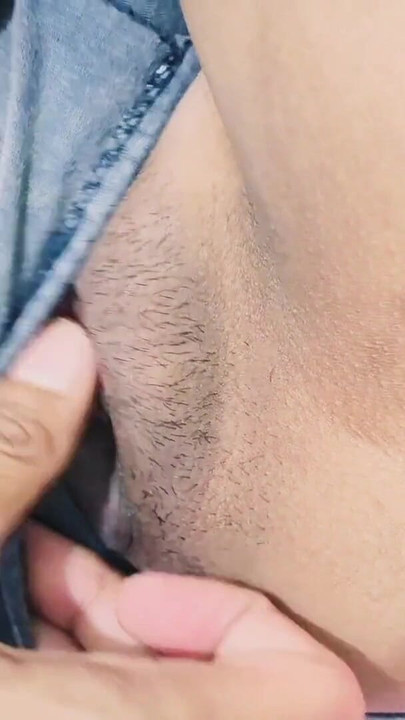 令人惊叹的时刻从 "德西印度继妹紧致阴户操逼印地语 xxxx，印度美丽的继妹被德西大黑鸡巴惩罚"