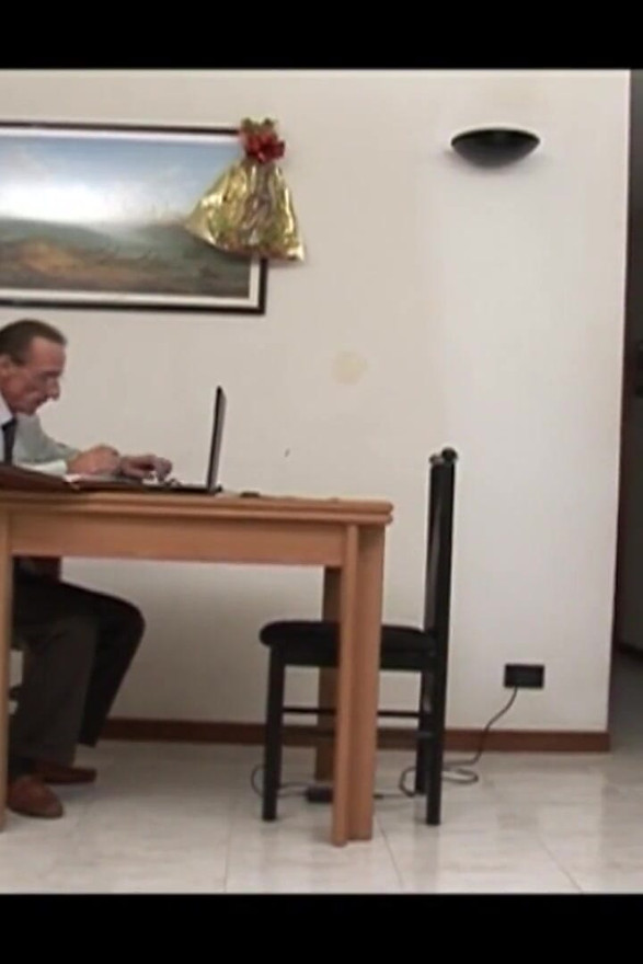 Slutty Secretary Satisfy the Craving for Pussy of Her Dirty Boss