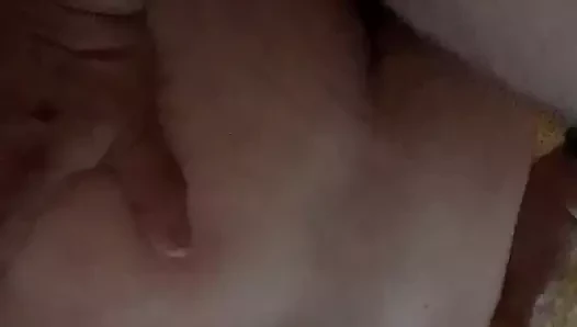 il se fait prendre son cul poilu sans capote