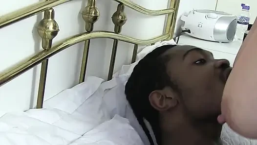 Menyetubuhi ibu tiri pacarku sepanjang malam