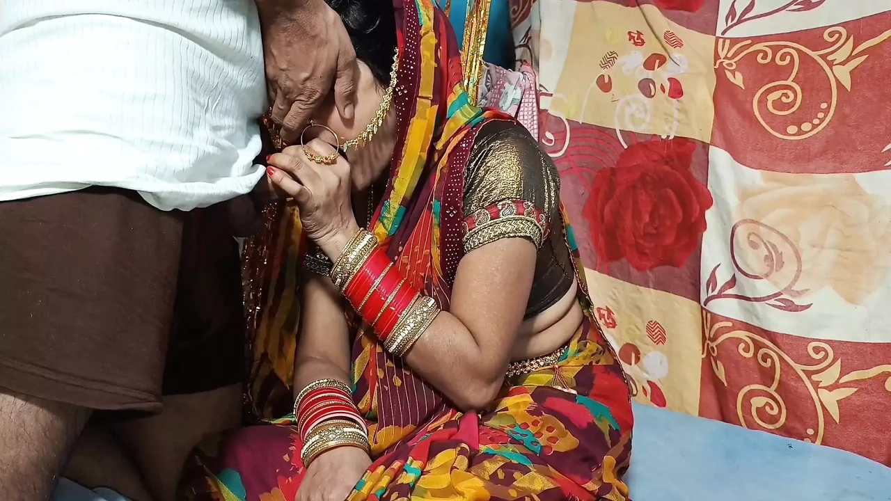 Beautiful Indian newly married wife home sex saree Desi video