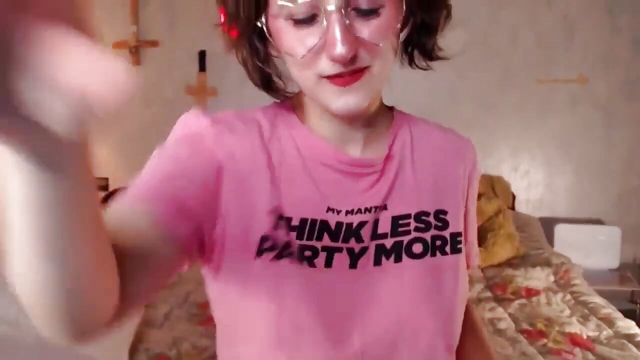 Big Ass Brunette Camgirl Shows Ass and Hole