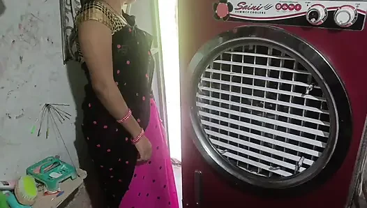 When her husband went to the bathroom in the kitchen, sister-in-law was alone, then sister-in-law's ass pussy fucked in the dog style of the land chusa.