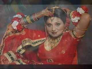 Gman se corre en la cara de una chica india sexy en sari (homenaje)