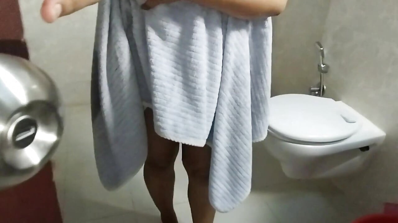 Bahan Ko Bhai Ne Apna Land Chusaya