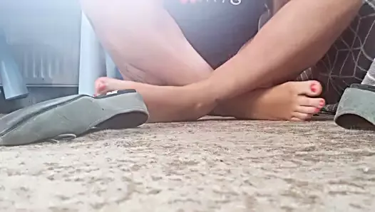 Her filthy soles need licked