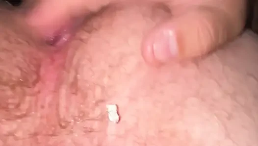 Götüme 2 büyük dildo sokuyorum ..