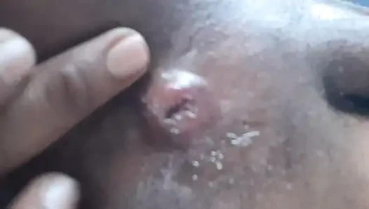 Put Oil on the Anus and Put It on the Finger