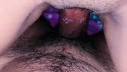 Sevimli kız arkadaş erkek arkadaşıyla seks yapıyor. Bangladeşli kız odada seks videosu. Sevimli kız seks videosu.