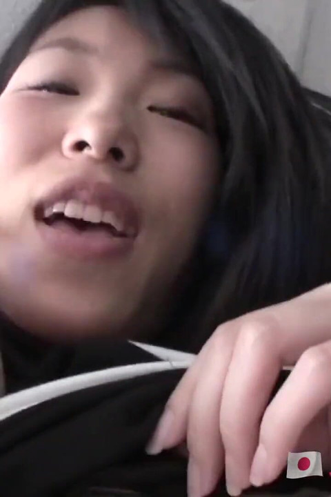 Chuda japońska milf bawiła się i kremówka