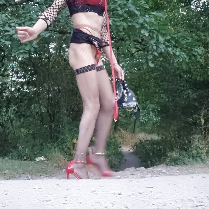 SchooL❣️Teacher shows off in the car park of La Faisanderie. [⁵Jul²⁶] ²⁰h ²³h VaneSsaBiTCHx PariSChienneTrvprod⁹¹