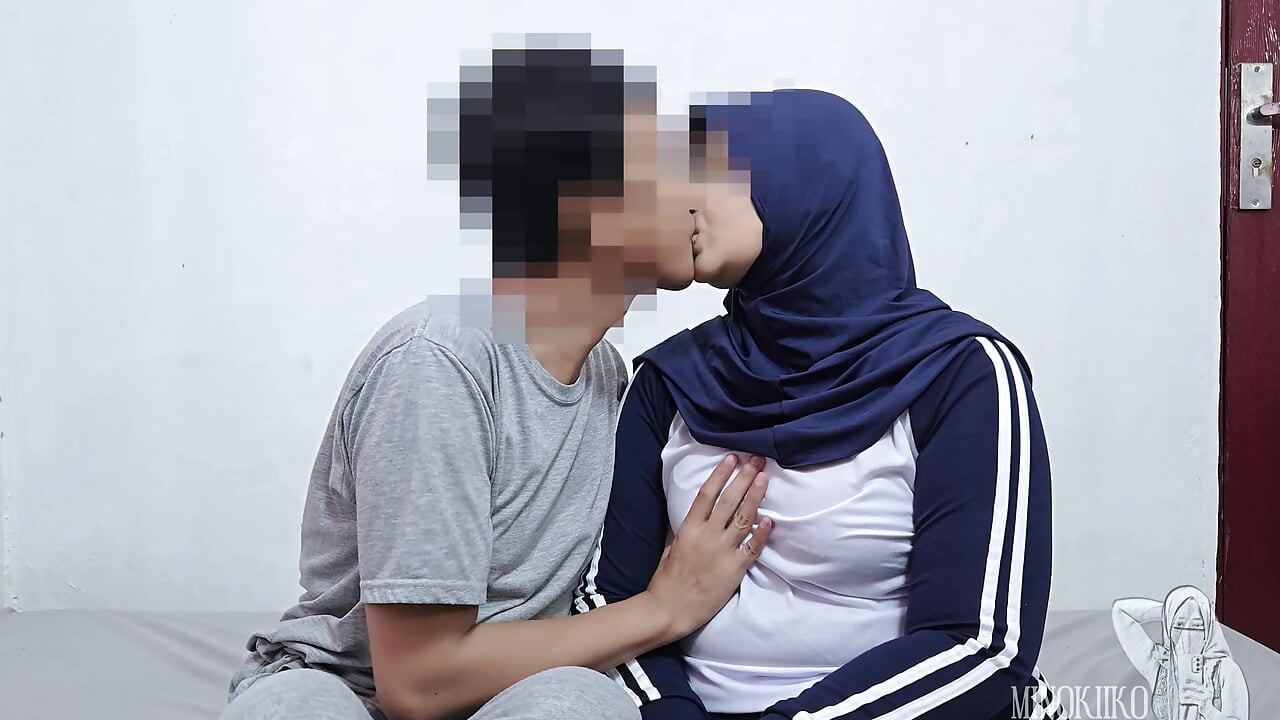 PE Teacher Lick Hijab School Girl Hairy Pussy - Minokiiko