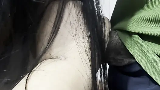 Gadis saxy ngentot dengan cowok muda dan mainan seks