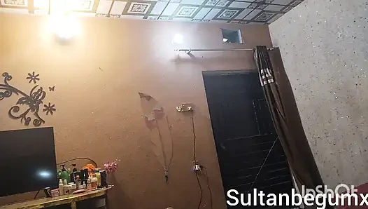 Bölüm 1 göğüsler ateşli Pakistanlı evli kadınla sikişiyor ve ön sevişme Urduca hintçe ses