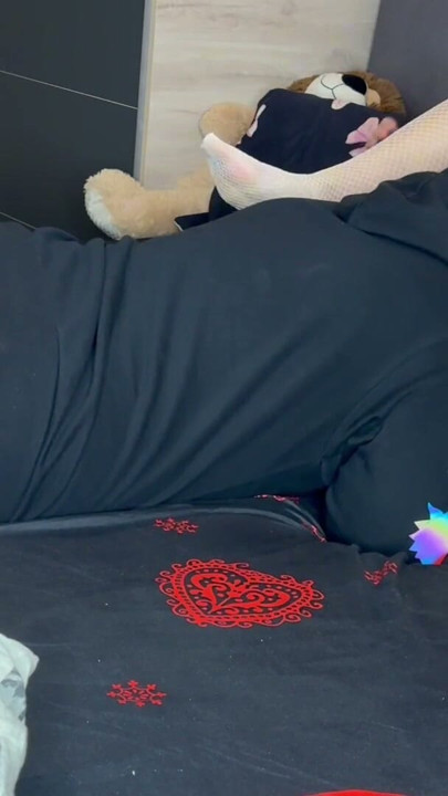 I surprised my stepsister with a pussy licking | Clip 1