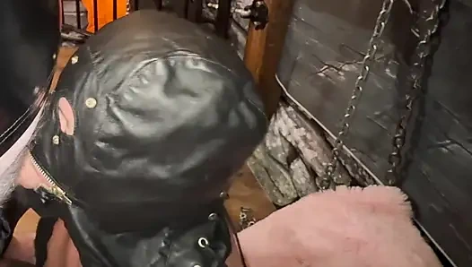 Bölüm 3:- Lanista Bear ve Domina Satana ilk kez döl seven fahişeyi zindana alıyor!