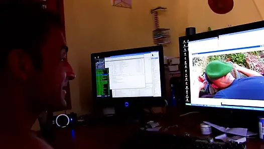 Cewek seksi rambut pirang toket besar pantatnya didobel penetrasi di seks threesome