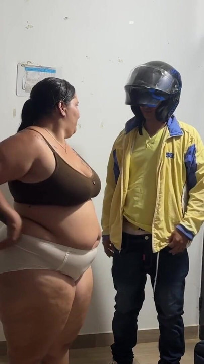 THE PIZZA DELIVERY MAN IS CAUGHT IN THE FORM OF PAYMENT ! WHAT NAUGHTY | Clip 1