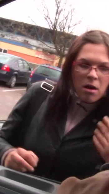 Spektakulärer moment von "Maybelles orgasmus im Bumsbus"