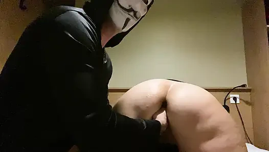 Hand in Muschi sexy lila Dildo