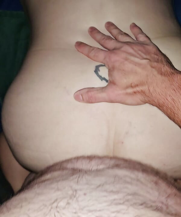 Recibiendo una creampie por primera vez