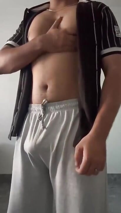 Horny Indian Twink Prepares for Grindr Daddy, Secret Wank & First Online Cumshot