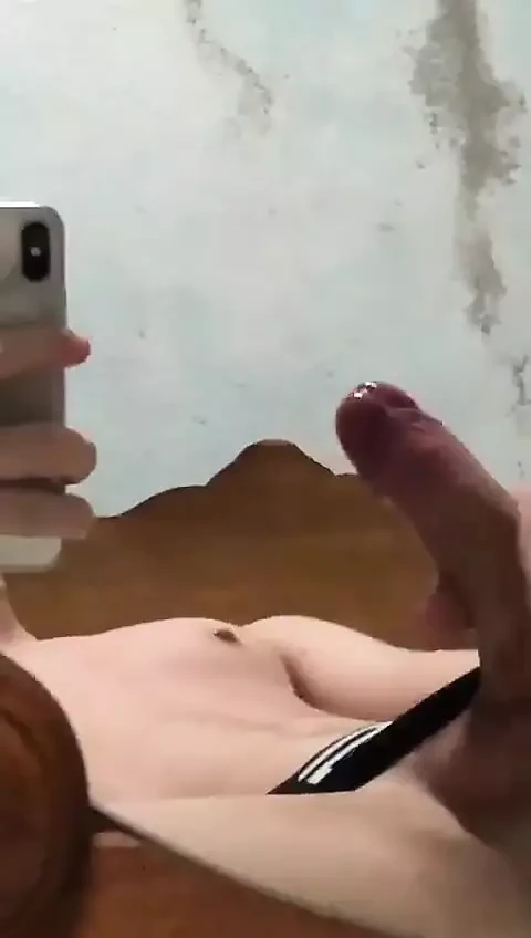Утренняя кубинка дрочит