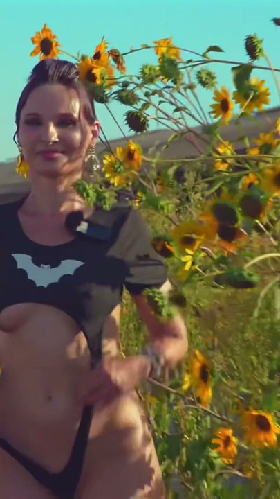 Jeny Smith decided to play around with her body a little at an abandoned construction site 😳 | Clip 3