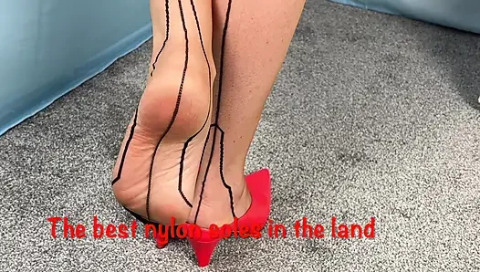 Mrs Mature Feet's video for all her foot lovers 432